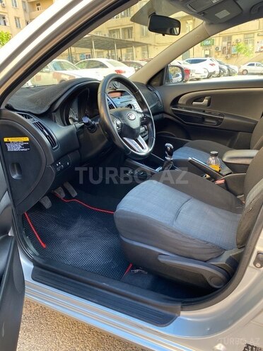 Kia  2010, 348,000 km - 1.6 l - Bakı