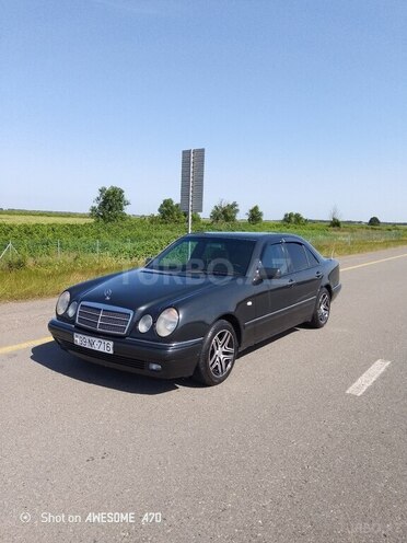 Mercedes E 230 1995, 450,000 km - 2.3 l - Sumqayıt