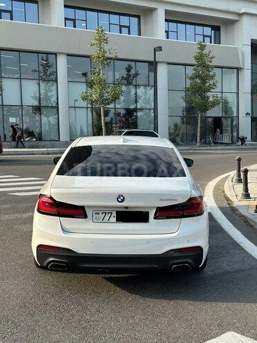 BMW 530e-7