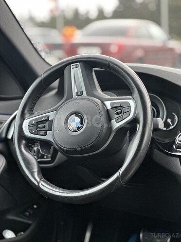 BMW 530e-18