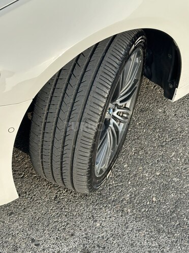 BMW 530e-10