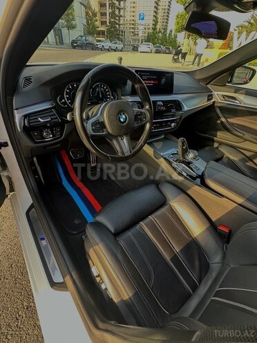 BMW 530e-11