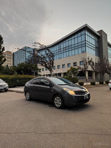 Toyota Prius-10
