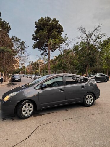 Toyota Prius-3