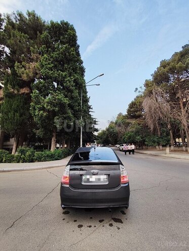 Toyota Prius-13