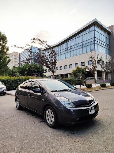 Toyota Prius-1