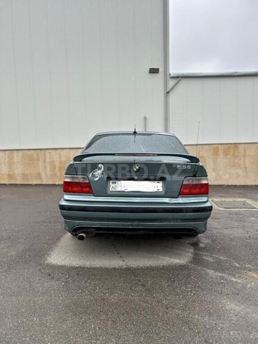 BMW 318 1994, 400,000 km - 1.8 l - Quba
