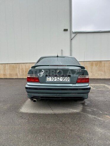 BMW 318 1994, 400,000 km - 1.8 l - Quba
