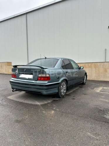 BMW 318 1994, 400,000 km - 1.8 l - Quba