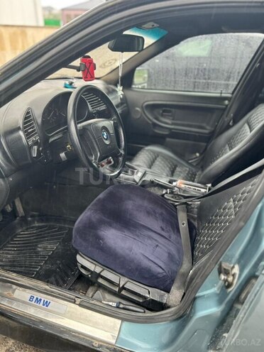 BMW 318 1994, 400,000 km - 1.8 l - Quba