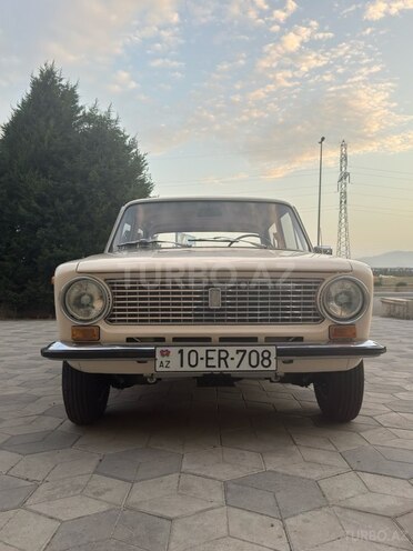 LADA (VAZ) 21011-1