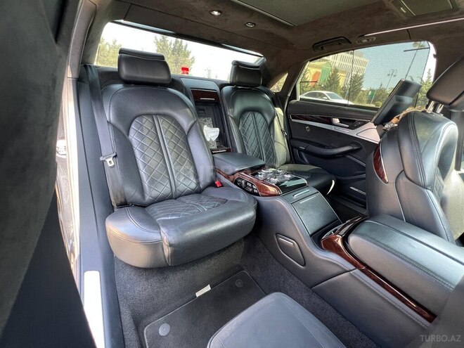 Audi A8-10