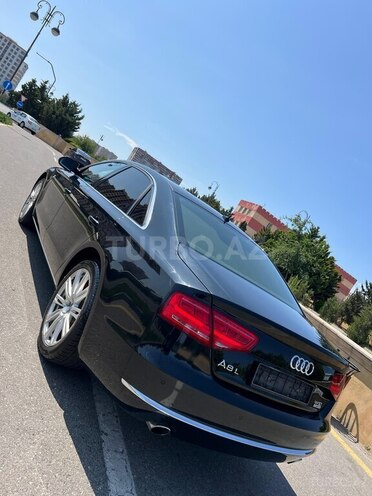 Audi A8-6