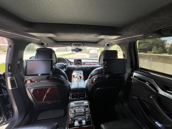 Audi A8-12
