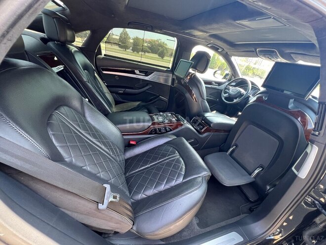 Audi A8-13