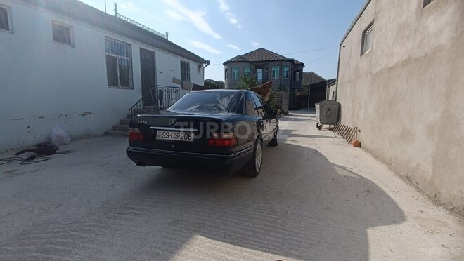 Mercedes E 220 1995, 238,000 km - 2.2 l - Bakı