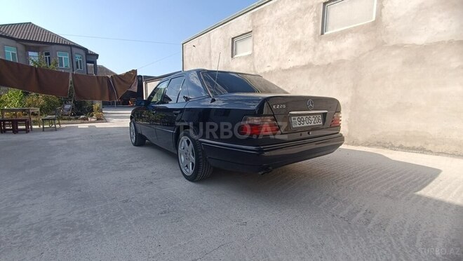 Mercedes E 220 1995, 238,000 km - 2.2 l - Bakı