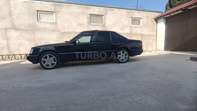 Mercedes E 220 1995, 238,000 km - 2.2 l - Bakı