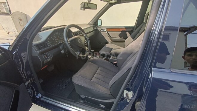 Mercedes E 220 1995, 238,000 km - 2.2 l - Bakı