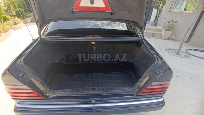 Mercedes E 220 1995, 238,000 km - 2.2 l - Bakı