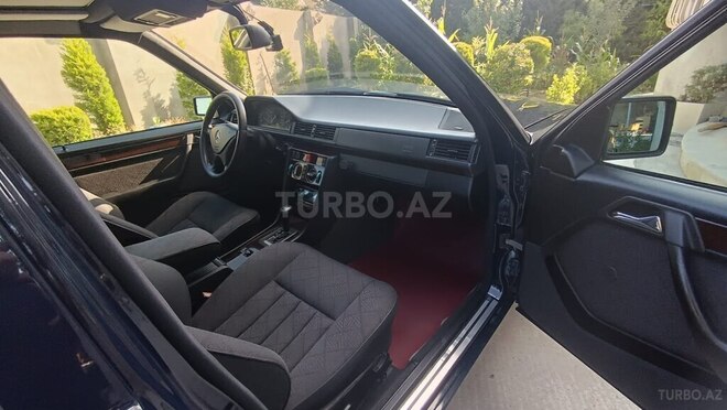 Mercedes E 220 1995, 238,000 km - 2.2 l - Bakı