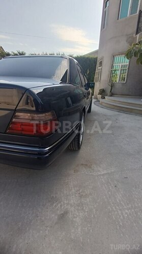 Mercedes E 220 1995, 238,000 km - 2.2 l - Bakı