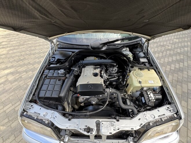 Mercedes C 230 1999, 246,000 km - 2.3 l - Masallı