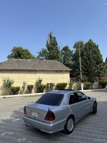 Mercedes C 230 1999, 246,000 km - 2.3 l - Masallı