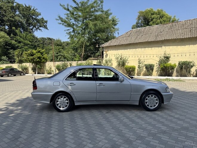 Mercedes C 230 1999, 246,000 km - 2.3 l - Masallı