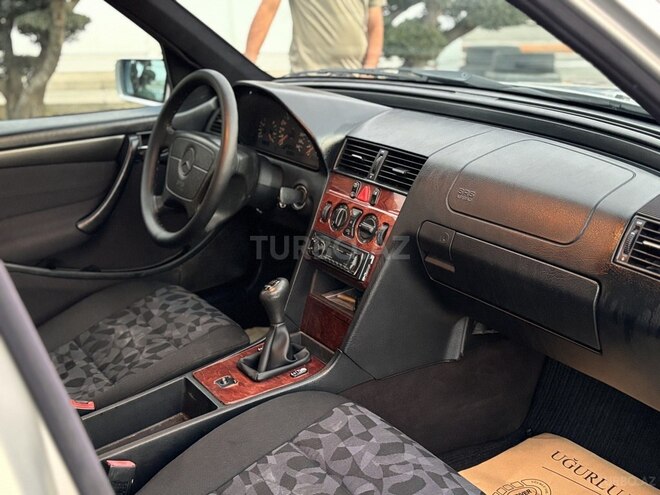 Mercedes C 180 1997, 380,000 km - 1.8 л - Bakı