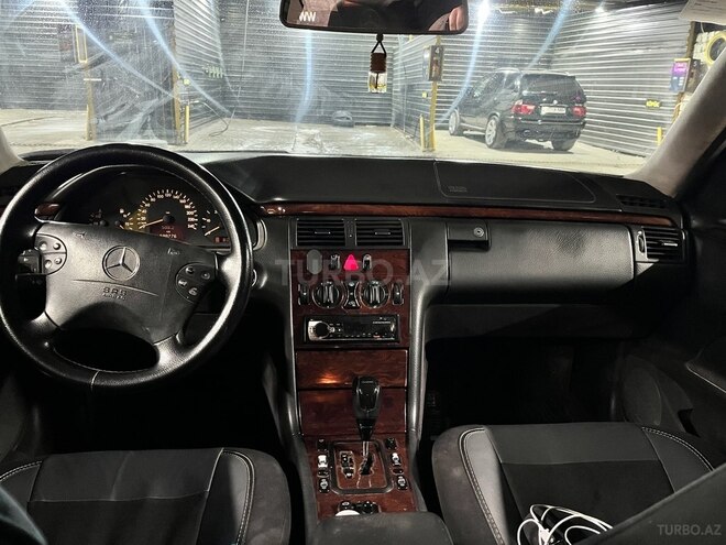 Mercedes E 220 d 1999, 235,000 km - 2.2 l - Bakı