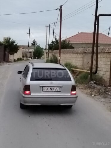 Mercedes C 240 2000, 220,000 km - 2.6 l - Astara
