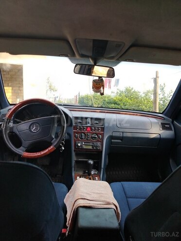 Mercedes C 240 2000, 220,000 km - 2.6 l - Astara