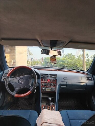 Mercedes C 240 2000, 220,000 km - 2.6 l - Astara