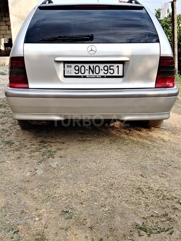 Mercedes C 240 2000, 220,000 km - 2.6 l - Astara