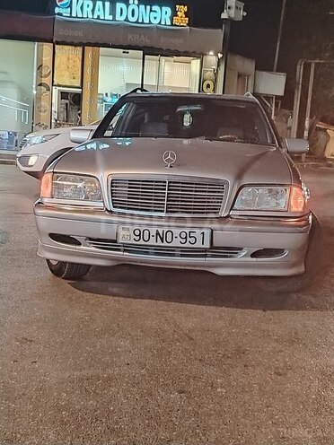 Mercedes C 240 2000, 220,000 km - 2.6 l - Astara