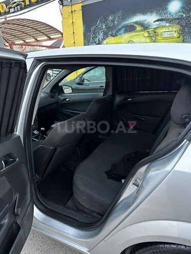 Opel Astra 2009, 240,000 km - 1.4 l - Gəncə