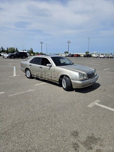 Mercedes E 230 1997, 470,000 km - 2.3 l - Bakı