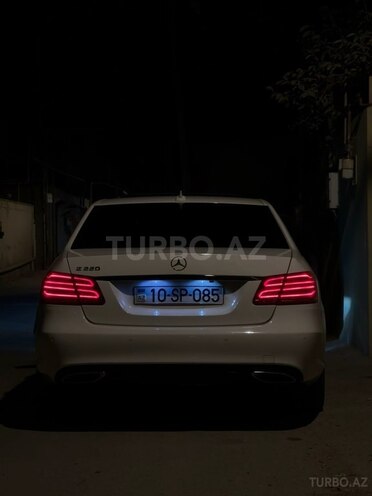 Mercedes E 220-2