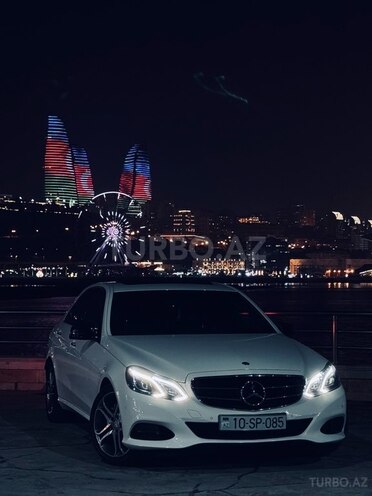 Mercedes E 220-13