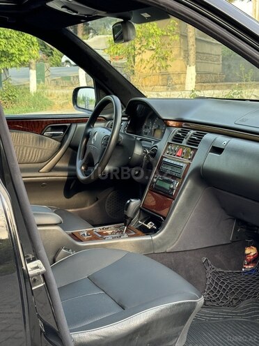 Mercedes E 240 2000, 168,000 km - 2.4 l - Sabirabad