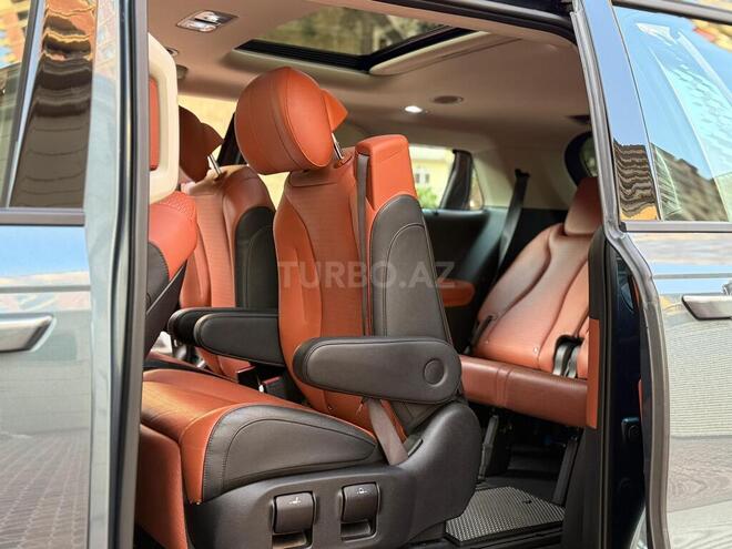 Kia Carnival-12