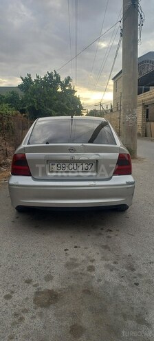 Opel Vectra-10