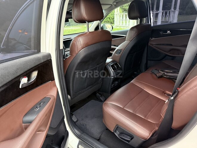 Kia Sorento-16