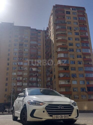 Hyundai Elantra-14