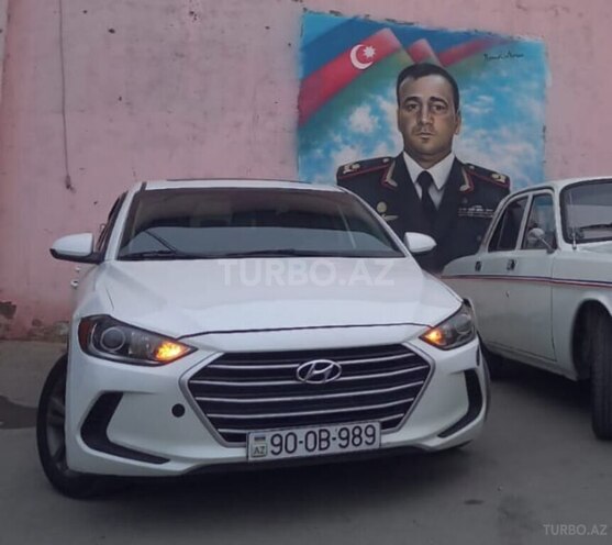 Hyundai Elantra-17