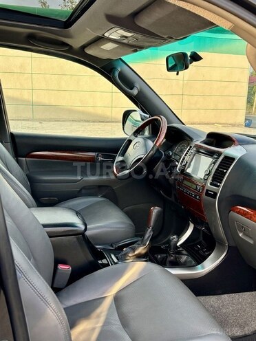 Toyota Land Cruiser Prado-7