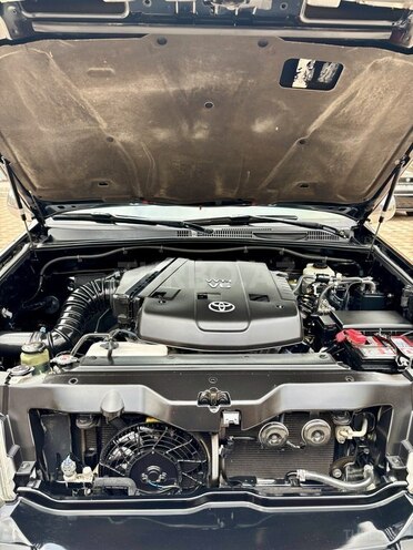 Toyota Land Cruiser Prado-13