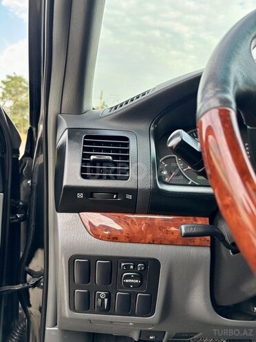 Toyota Land Cruiser Prado-12