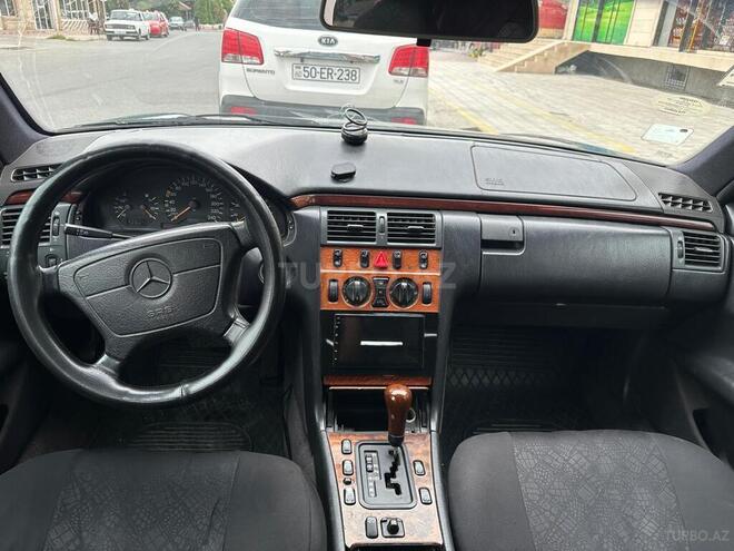 Mercedes E 230 1997, 435,000 km - 2.3 l - Füzuli